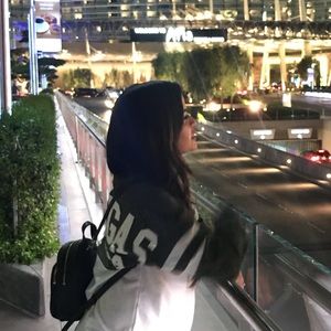 Meet your Posher, Amira